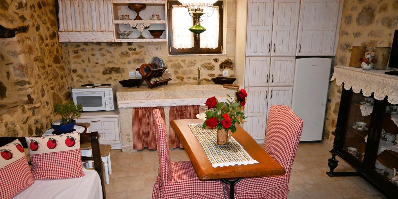 Villa Athina - Irene Country House เอียราเปตรา ภายนอก รูปภาพ