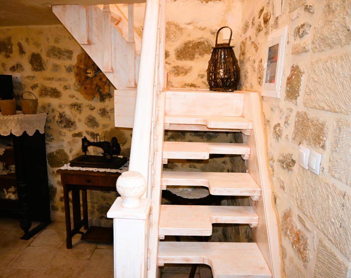 Villa Athina - Irene Country House เอียราเปตรา ภายนอก รูปภาพ