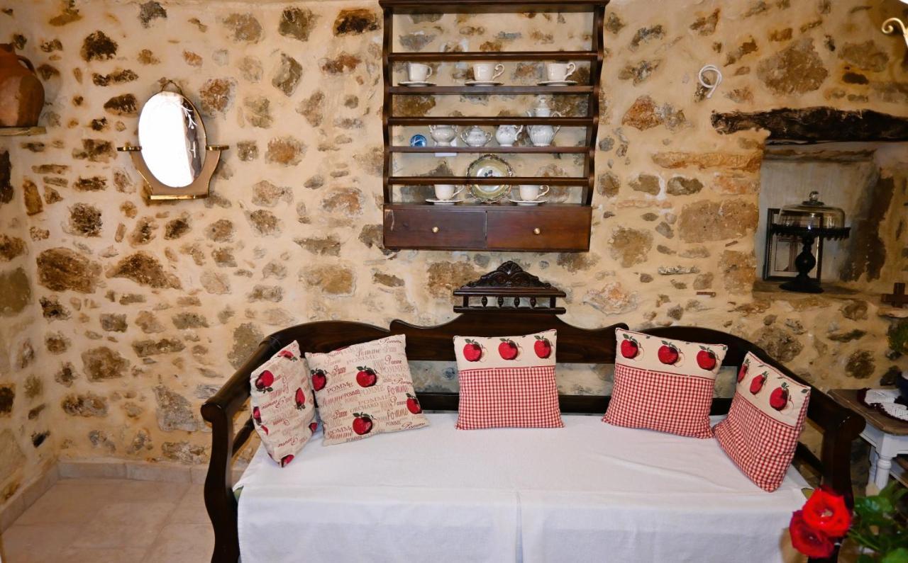 Villa Athina - Irene Country House เอียราเปตรา ภายนอก รูปภาพ