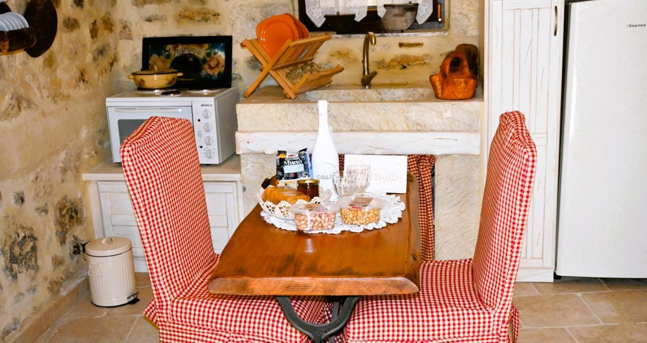 Villa Athina - Irene Country House เอียราเปตรา ภายนอก รูปภาพ