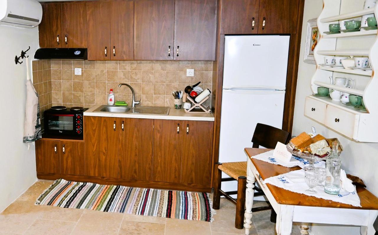 Villa Athina - Irene Country House เอียราเปตรา ภายนอก รูปภาพ
