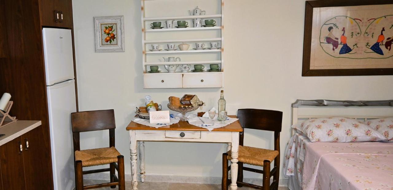 Villa Athina - Irene Country House เอียราเปตรา ภายนอก รูปภาพ